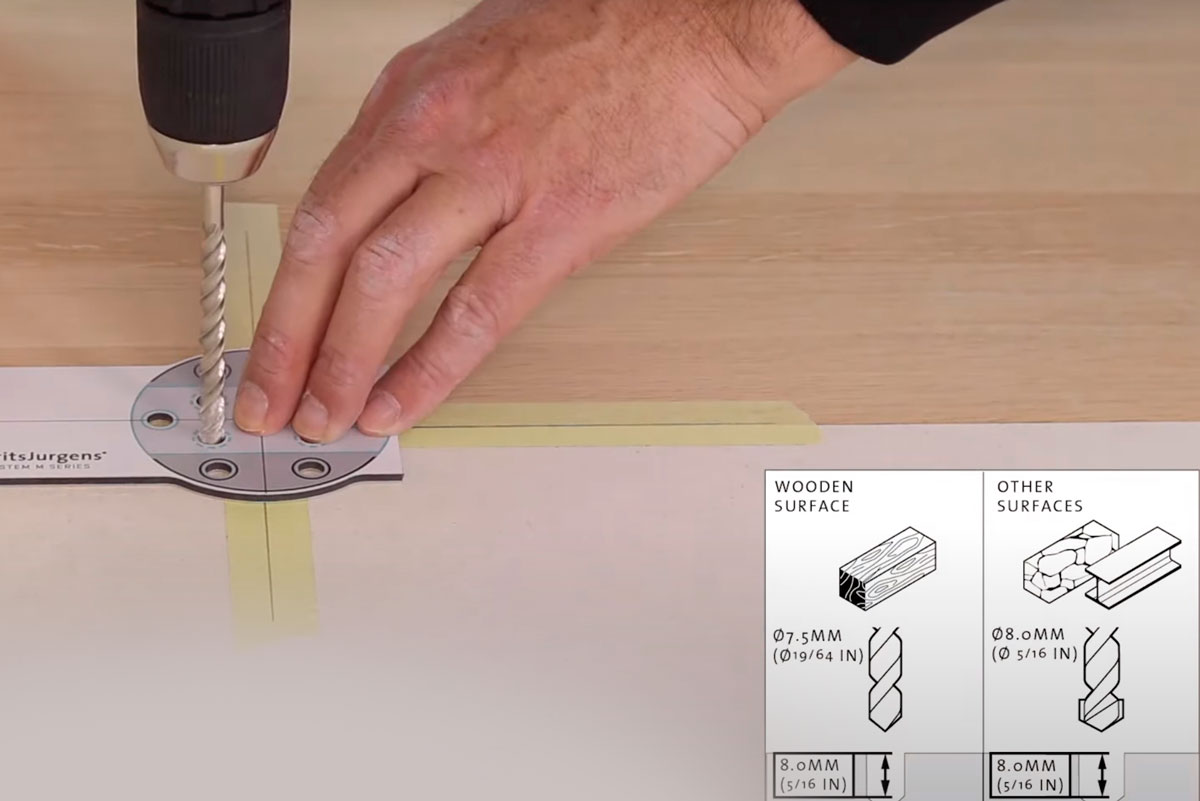 Mount-the-floor-plate 3