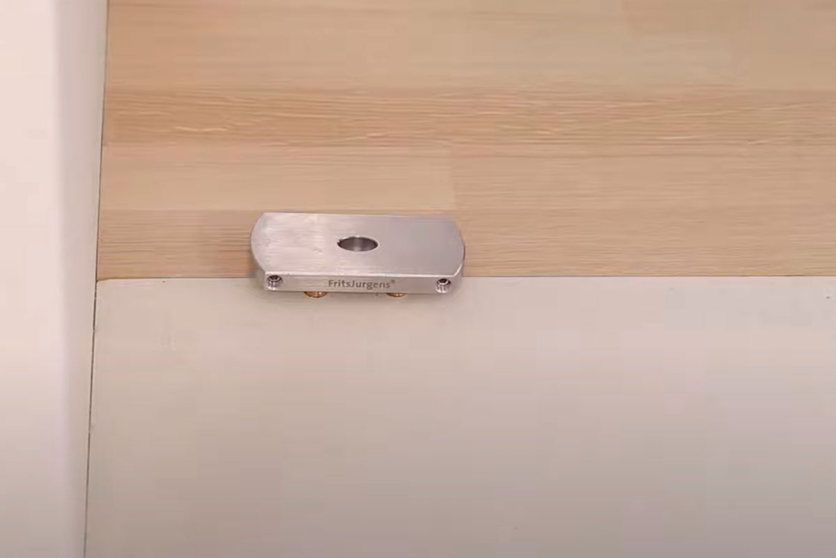 Mount-the-floor-plate Ready