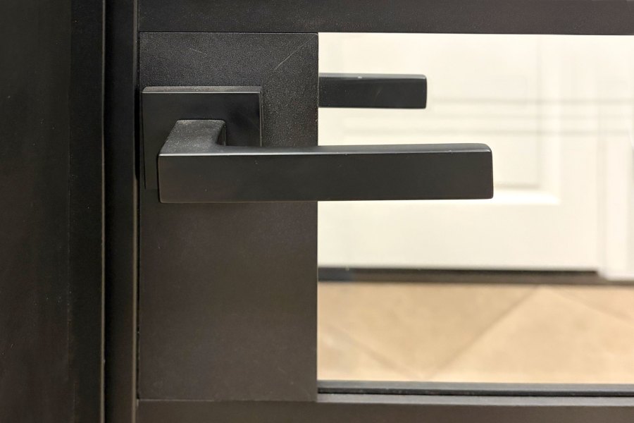 HANDLE Steel and Glass Interior Modern Doors 31