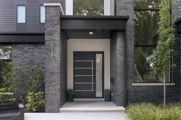 Pivot Door PVT-B3-1SL Featured Project  - Glenview Doors
